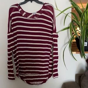 🛍 5/$25 Maroon Batwing Sweater Top